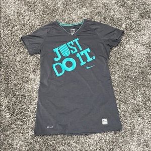 Nike drifit running shirt size medium